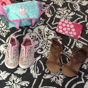 Koala kids sz 4t sandals & sneaks $15